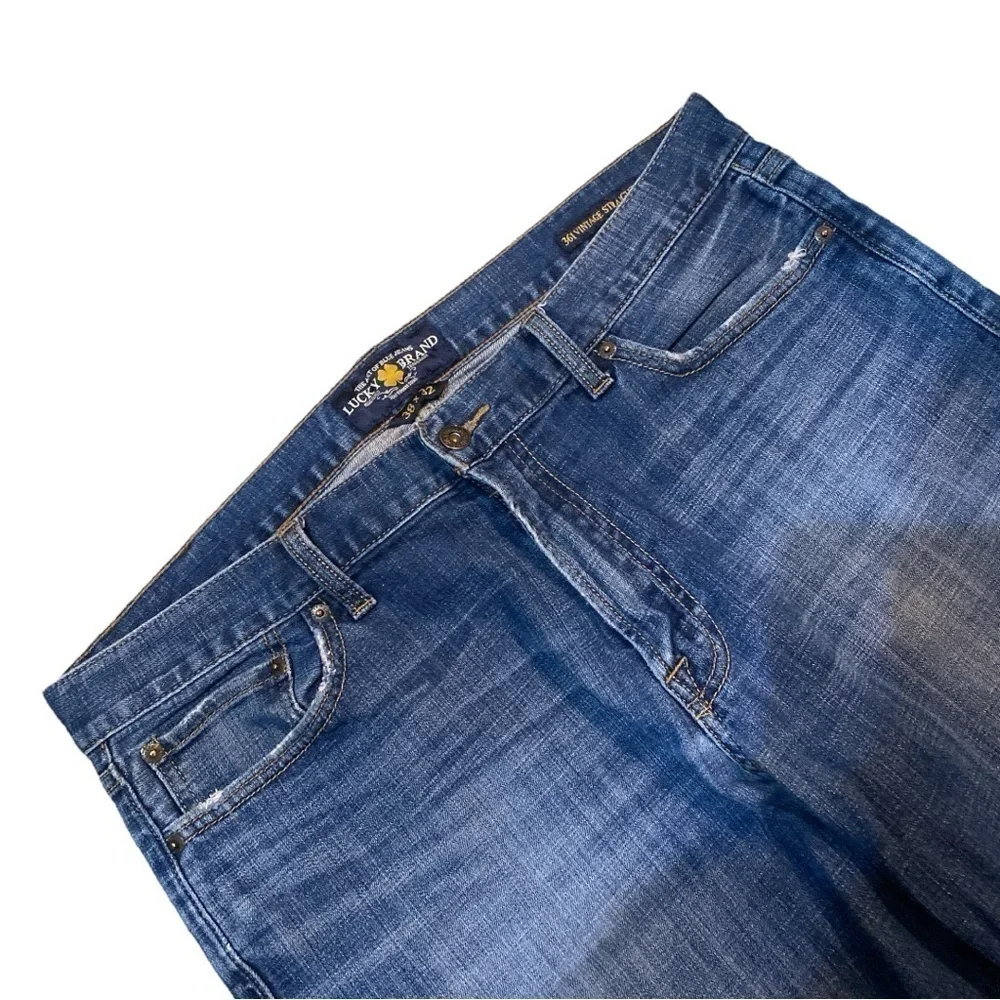 LUCKY BRAND 361 VINTAGE STRAIGHT Boho Chic Size 38/32 Medium Wash Blue Normcore